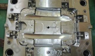 汽车保险杠模具 汽车保险杠模具